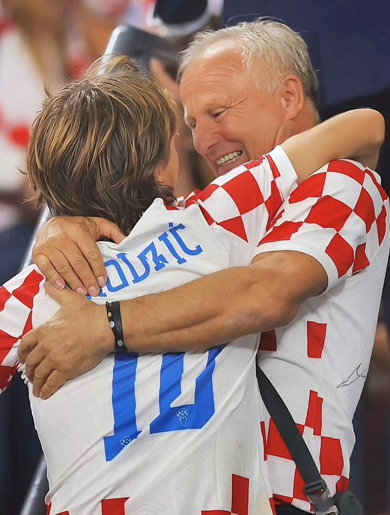 名记还原leeway事件：保罗私自指点伦纳德被小范甘迪警告