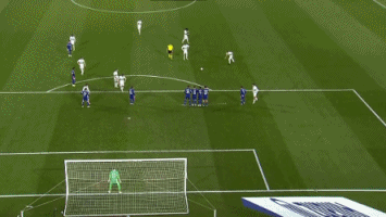 欧冠半场：蒂尔破门，阿尔瓦雷斯扳平，埃因霍温1-1马竞